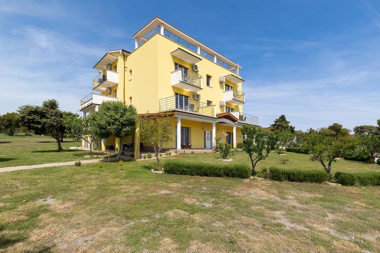 Apartmani Mirna Luka Pomer Dış mekan fotoğraf