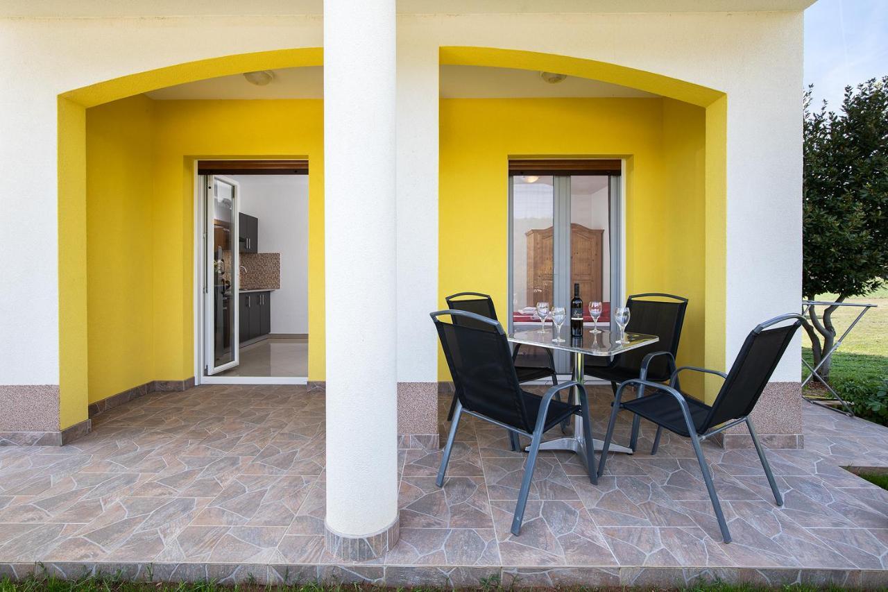 Apartmani Mirna Luka Pomer Dış mekan fotoğraf