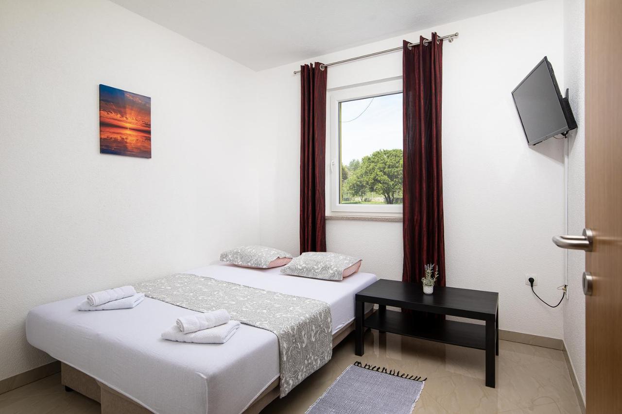 Apartmani Mirna Luka Pomer Dış mekan fotoğraf